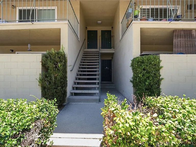 11138 Aqua Vista St #29 — Photo 16