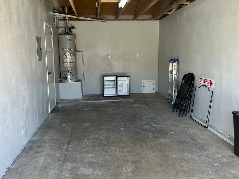 16578 Vine St #A — Photo 31