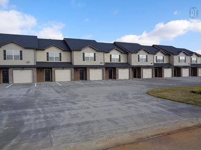 1st image of 133B Melbourne Dr
