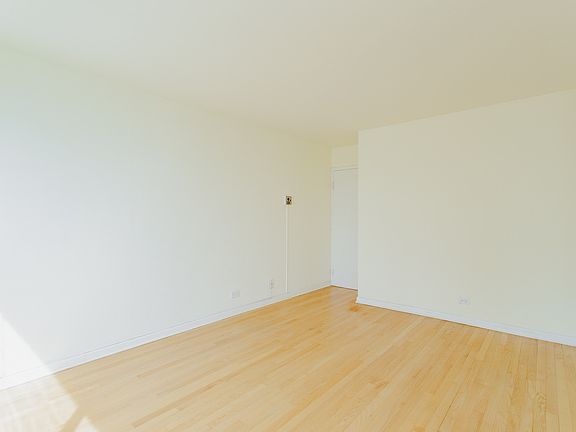 4th image of 6157 N Sheridan Rd APT 24G