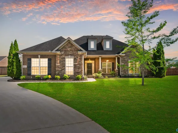 4802 Pinebrook Ct, Owens Cross Roads, AL 35763