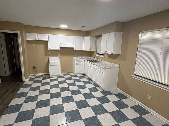 2nd image of 3323 Vineyard Haven Pl