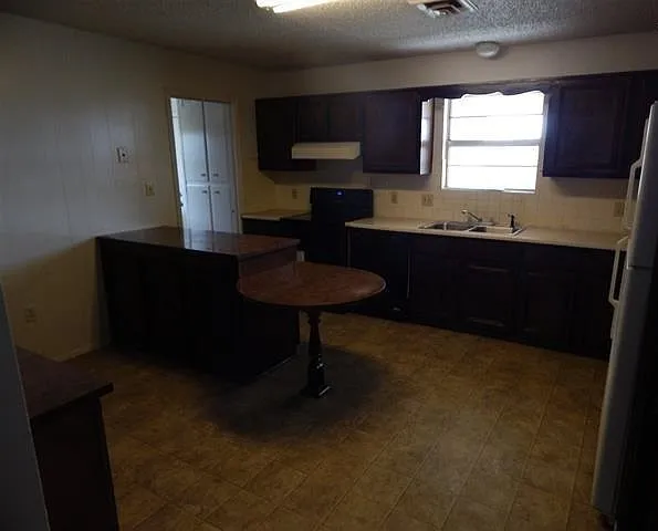 2306 E Olive St — Photo 5