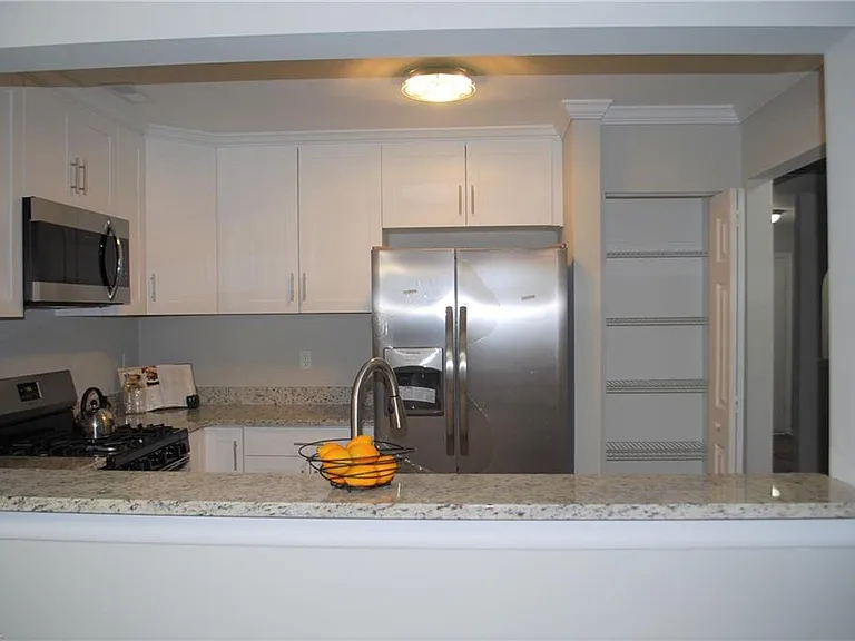 948 Allendale Dr — Photo 5