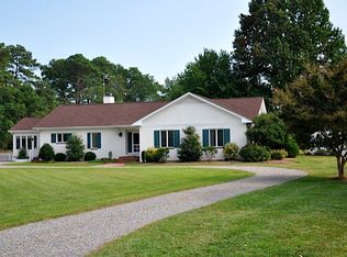 221 Coppedge Farm Rd, White Stone, VA 22578