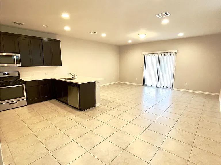 1725 Fountain Bridge Dr — Photo 13