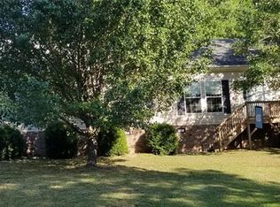 179 Primrose Dr, Troy, NC 27371