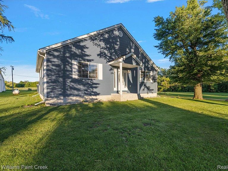 Listing photo 4