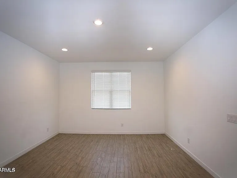 9231 W Montecito Ave — Photo 6