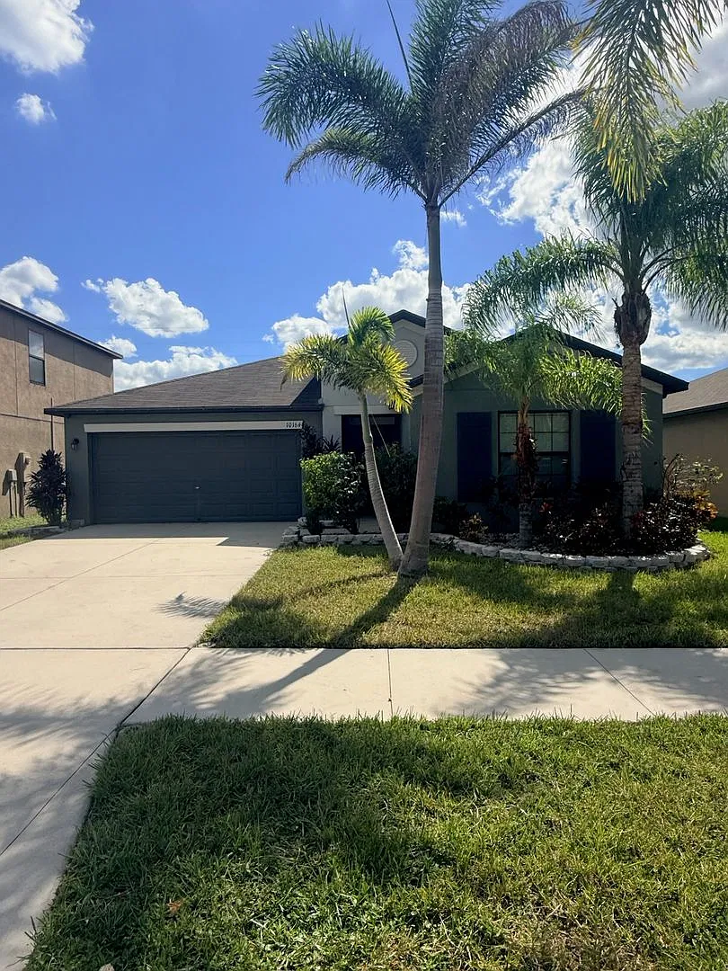 4-Bedroom, 2 Bath Single Family for Rent in Wimauma, FL | 2 -Car Attached Garage & Modern Kitchen — Photo 1
