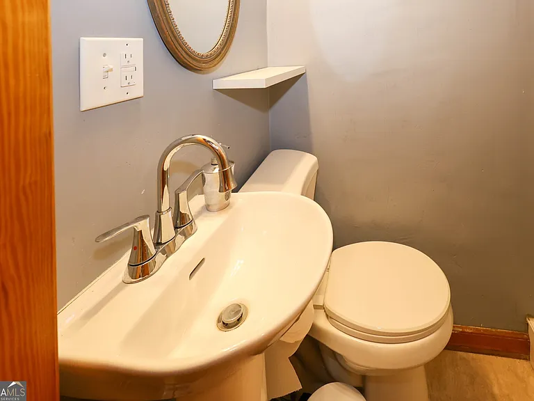 2218 Dodson Dr — Photo 23