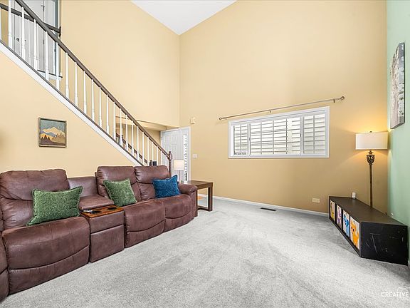 5th image of 36 Townsend Cir