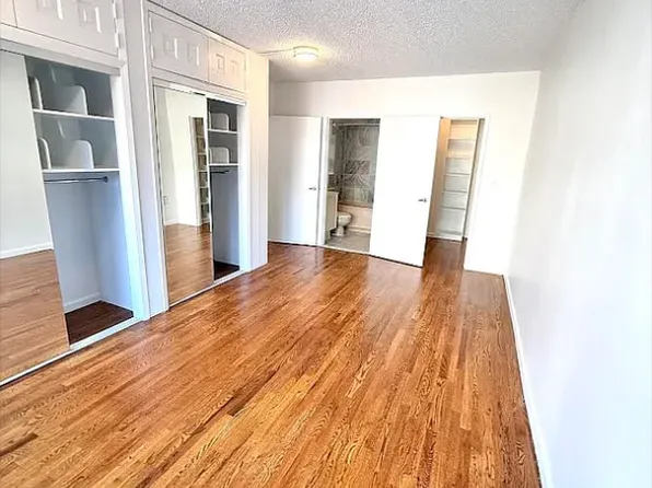 343 West 51st Street image 4 of 16