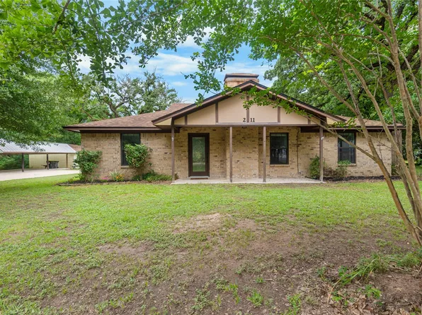 211 Brantley Ln, Magnolia, TX 77354