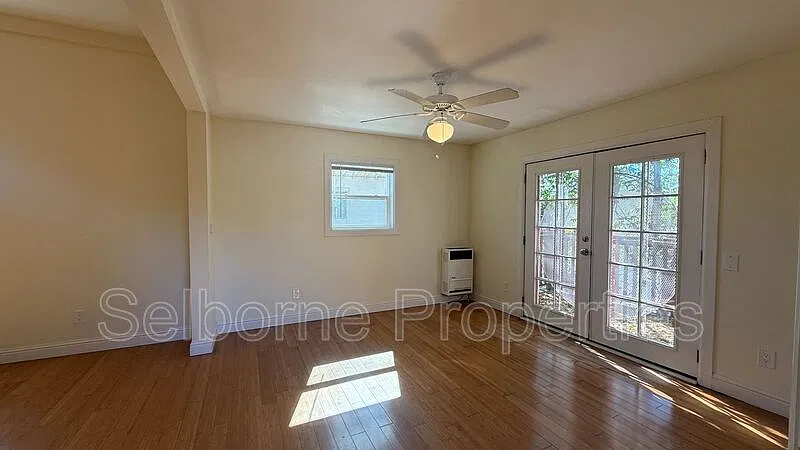 1 bed, 1.0 bath, 695 sqft, $1,825 — Photo 2