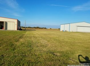 341 Beechcraft Ln, Seguin, TX 78155