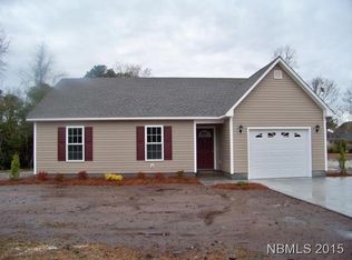 2522 2522a Forest Dr, Newport, NC 28570