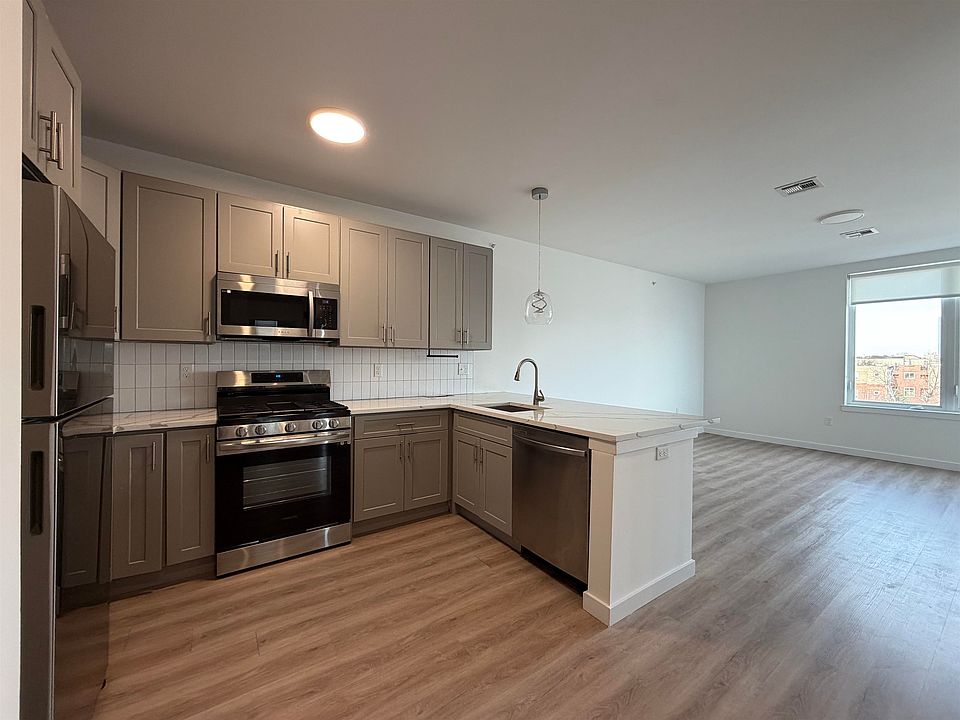 1st image of 306 Bergen Ave APT 404