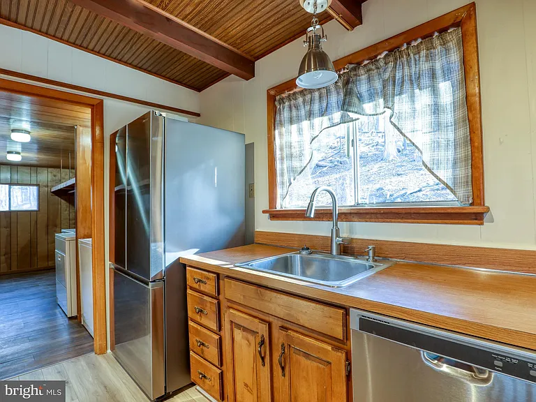 214 Bridle Path Rd — Photo 20