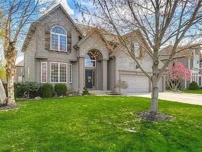 5615 NE Maybrook Rd, Lees Summit, MO, 64064