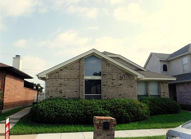 1st image of 703 Greenridge Dr