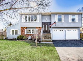 20 Poplar St, Howell, NJ 07731