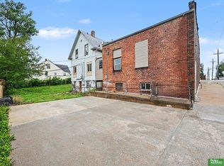 4201 Grand Ave, Omaha, NE 68111