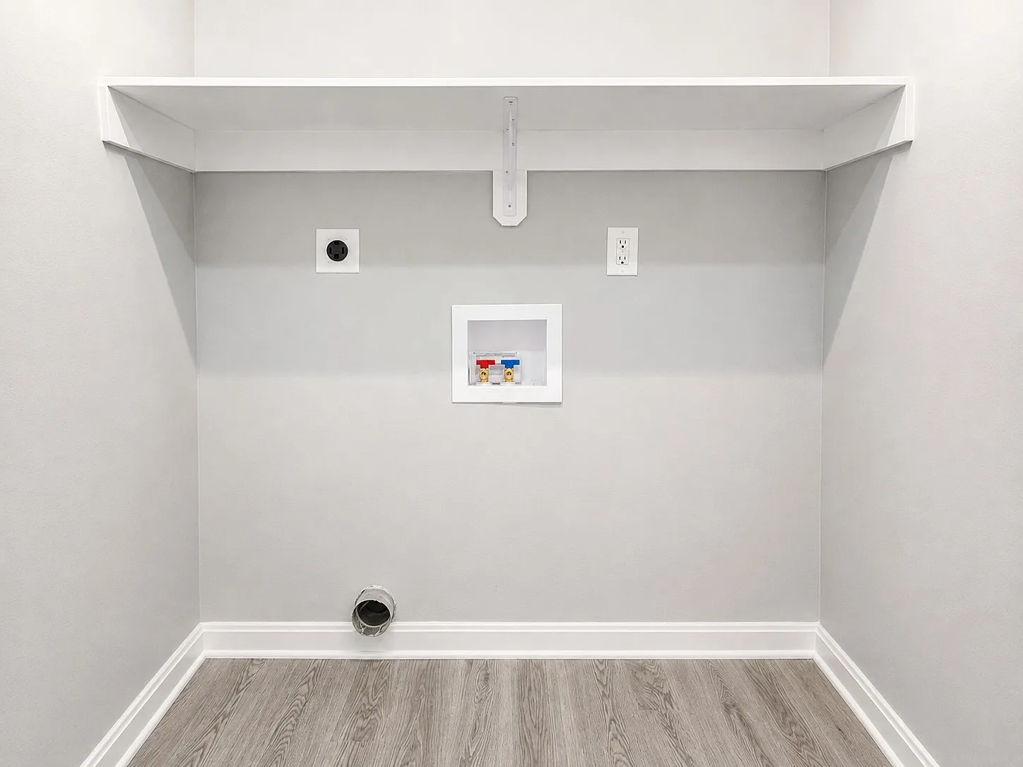 2 bed, 784 sqft, $2,200 — Photo 3
