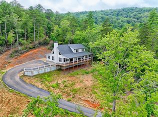 63 Redwood Ln, Tiger, GA 30576