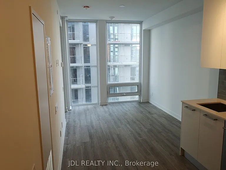 28 Wellesley St E #2805 — Photo 4