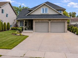 8233 Costabile Dr, Niagara Falls, ON L2H3L2