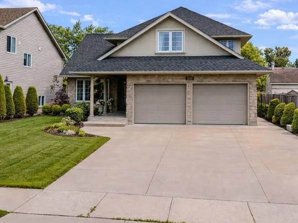 8233 Costabile Dr, Niagara Falls, ON L2H 3L2