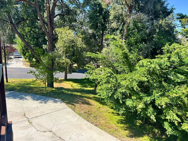 14700 Voltaire Dr — Photo 27