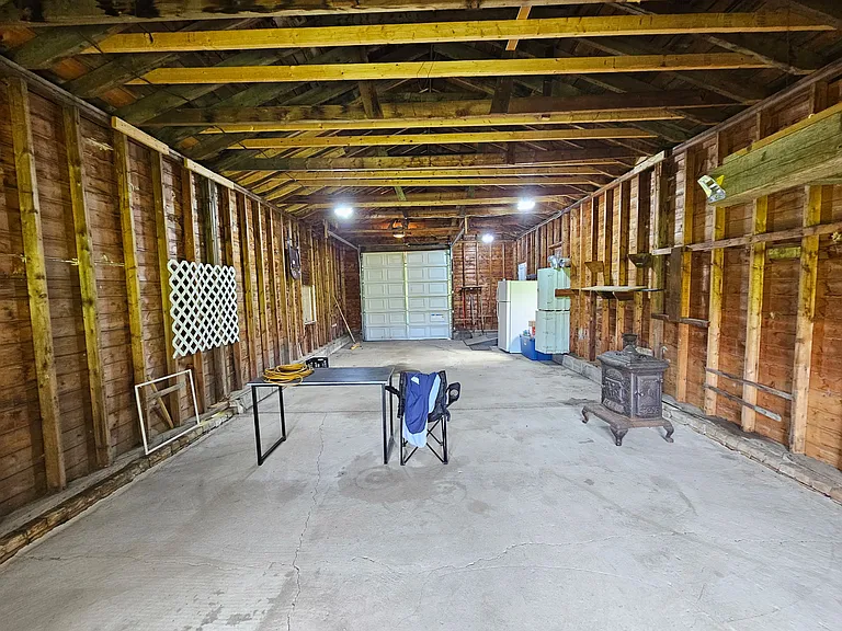 Benton Ave — Photo 15