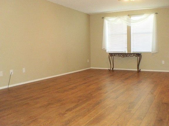 5th image of 1500 Fieldstone Dr