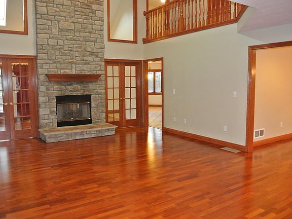 2nd image of 100 Reserve Dr SW