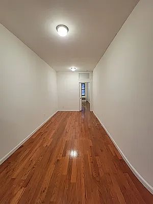 4th image of 415 E 9th St APT 2