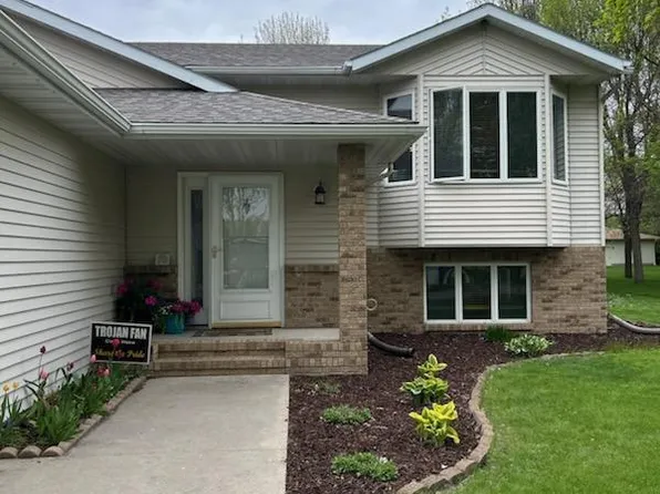 709 8th Ave SE, Barnesville, MN 56514