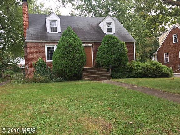2nd image of 2925 Stuart Dr