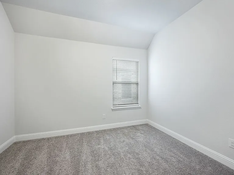 2037 Almassera Dr — Photo 13