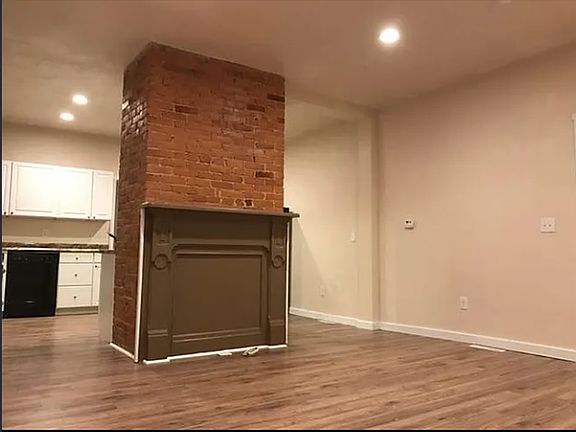2nd image of 421 Wayne Ave #1