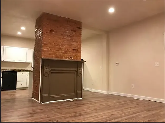 Building Photo - 421 Wayne Ave #1