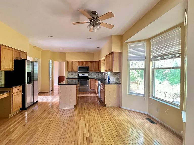 12130 Crestfield Ct — Photo 7