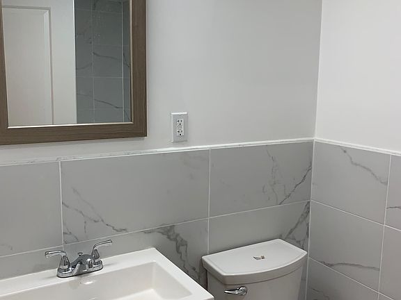 2nd image of 1704 E Passyunk Ave Floor 3