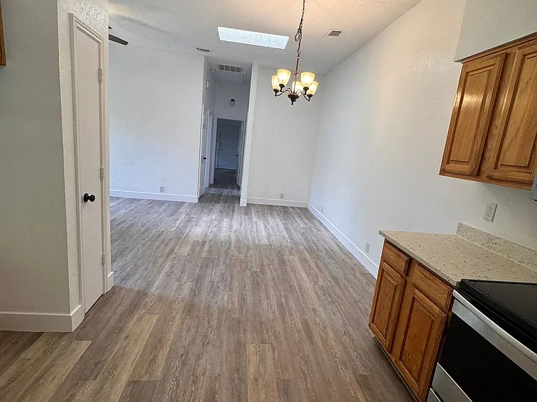 109 Misty Ct — Photo 11