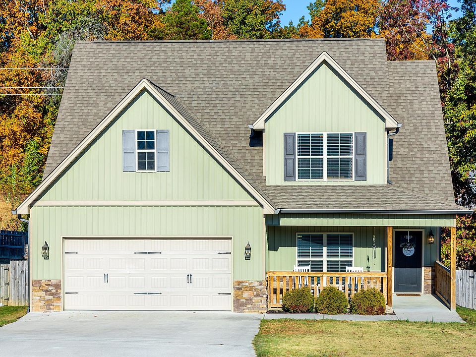 1st image of 1321 Woodland Cove Pl NE