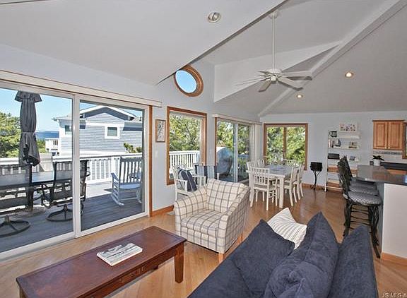 5th image of 144 Long Beach Blvd #A