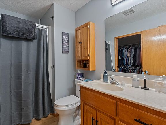 5th image of 637 Norwood Ln
