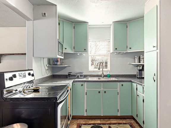4th image of 2817 Howard Ave