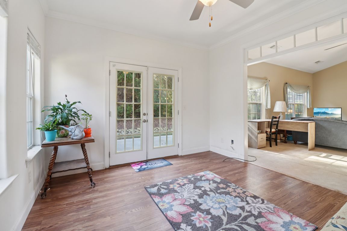 next background image